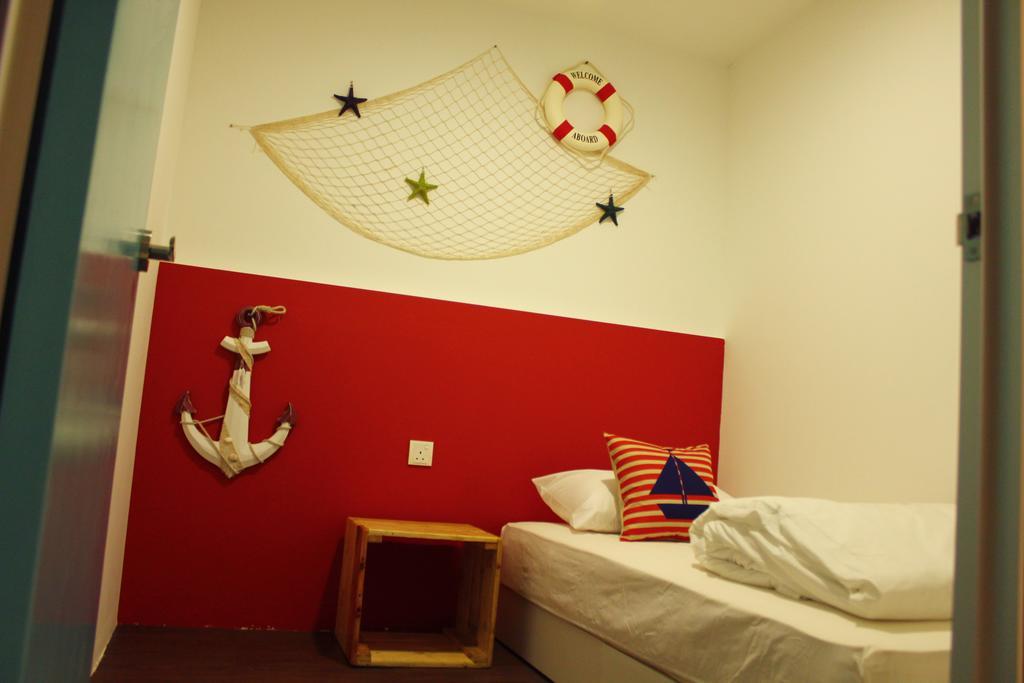 Roof Talk Theme Hostel Johor Bahru Quarto foto