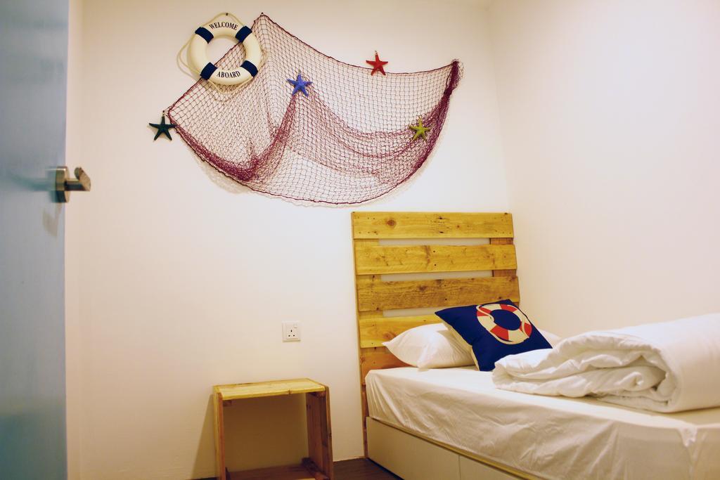 Roof Talk Theme Hostel Johor Bahru Quarto foto